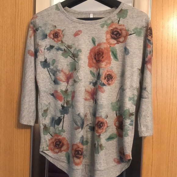Passport Tops - Darling Passports shirt size small
